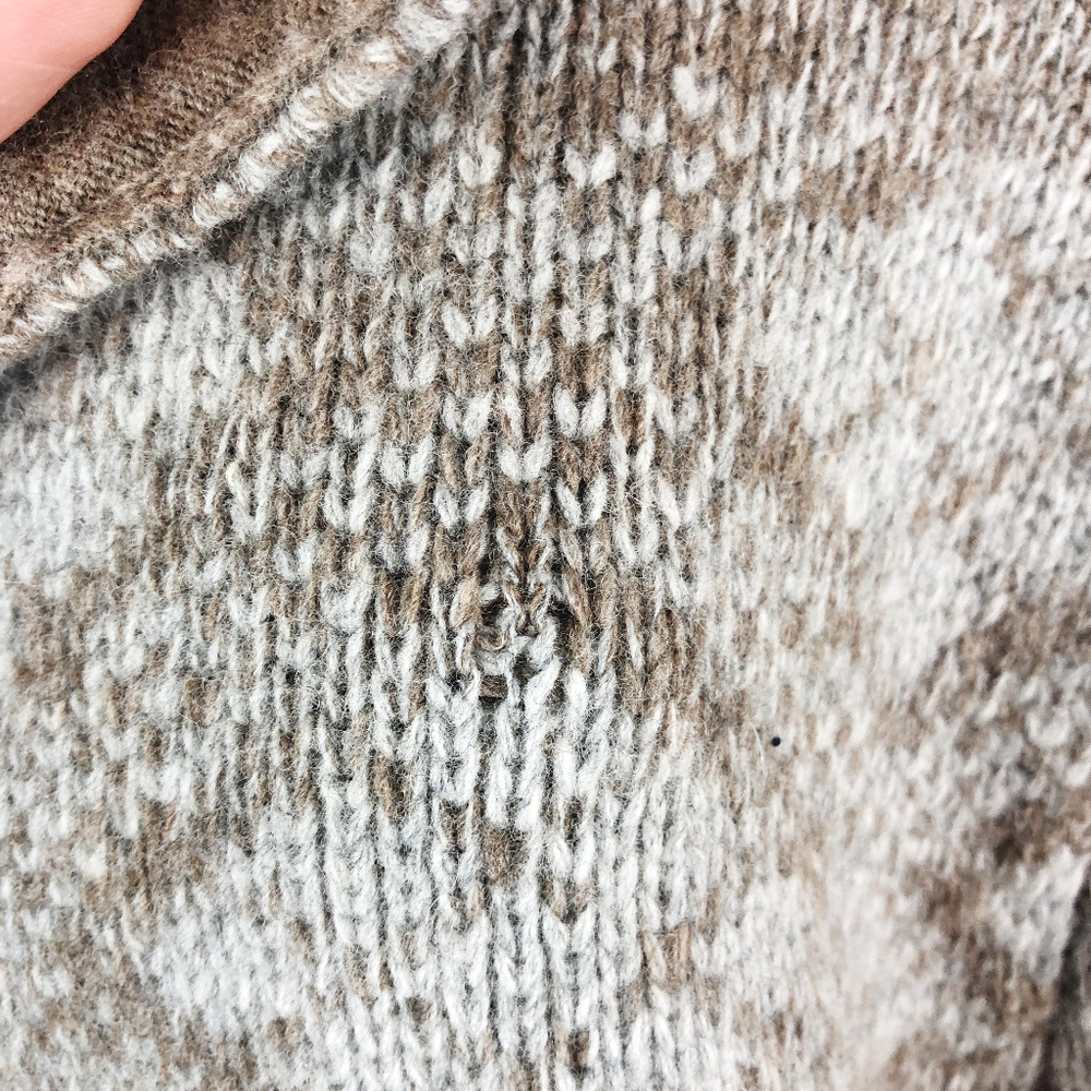 [BANANA REPUBLIC] Merino Knit V-Neck Sweater - Picture 7 of 8